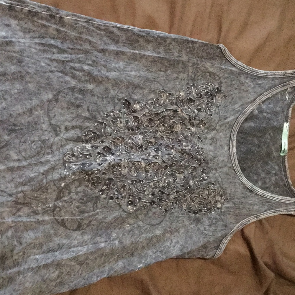 Gray tank